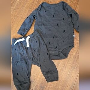 Baby Gap Long Sleeve Onsie & Pants Matching Set